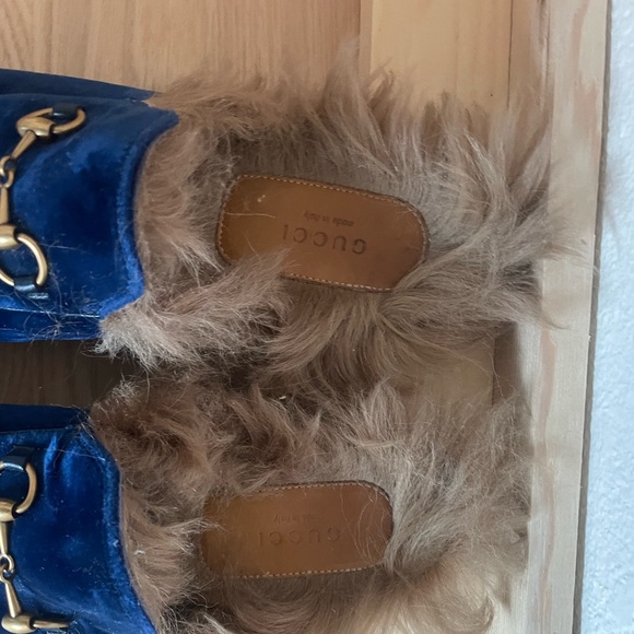 GUCCI
Horsebit Accent Velvet Mules in blue - Picture 2 of 4